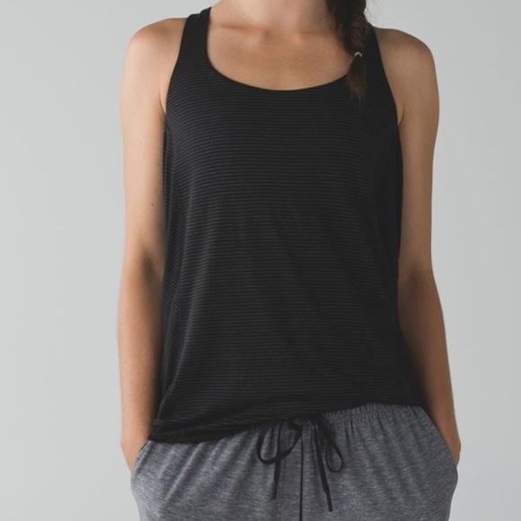 Lululemon top size 2 - Picture 5 of 8